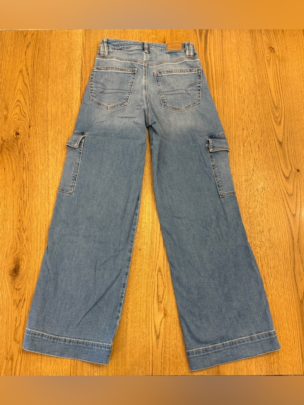 American Eagle Dreamy Drape Stretch Super High-Waisted Cargo Baggy Wide-Leg Jean - Picture 5 of 5